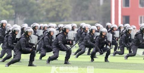 浙江省监狱民警实战演练，二胎妈妈也不含糊