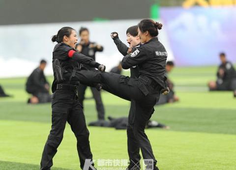 浙江省监狱民警实战演练，二胎妈妈也不含糊
