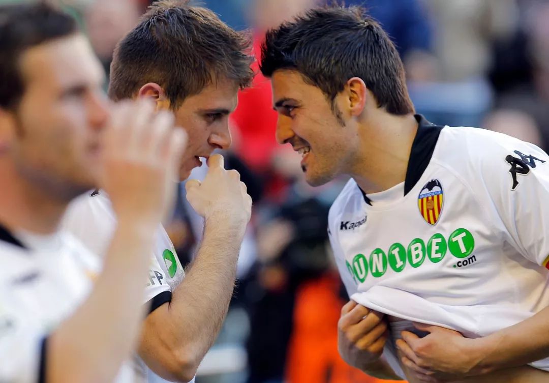 大卫比利亚世界杯绝唱（忆“葫芦娃”大卫·比利亚宣的传奇生涯）