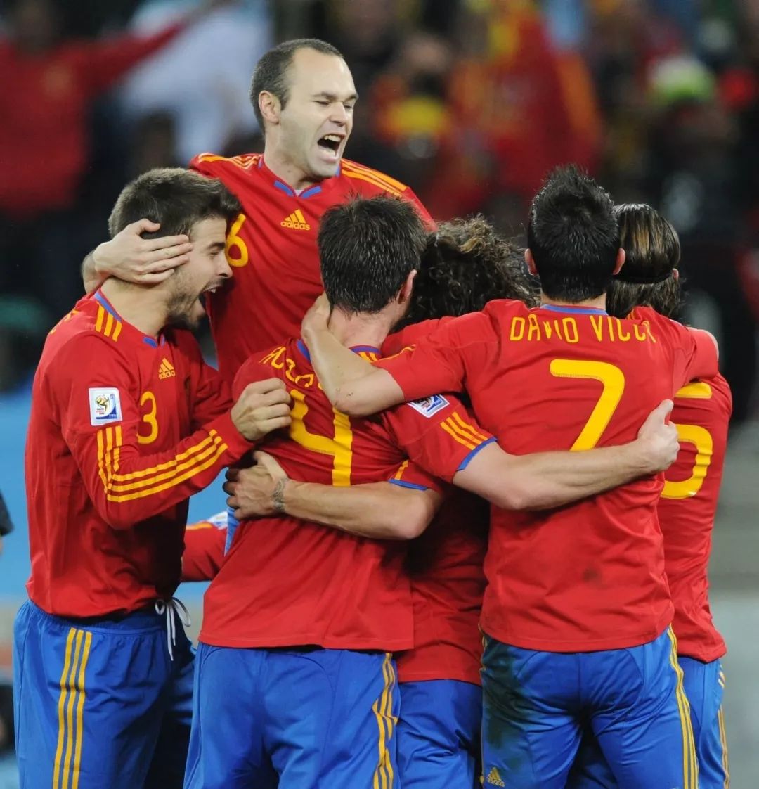 大卫比利亚世界杯绝唱（忆“葫芦娃”大卫·比利亚宣的传奇生涯）