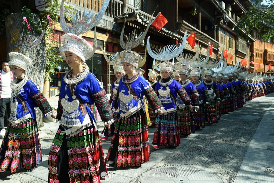 在西江千户苗寨过大年，我为你唱一曲醉美情歌