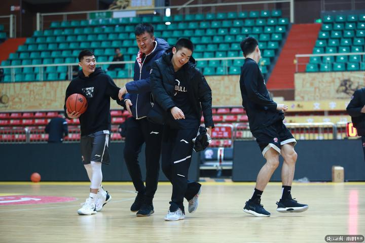 cba回放高清哪里看（直播回放丨CBA球員的一天，以一場勝利結束）