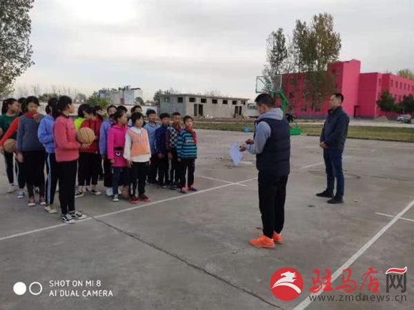 遂平县哪里有打篮球比赛(球场赤子心，追梦少年人，参加遂平县中小学生篮球比赛)