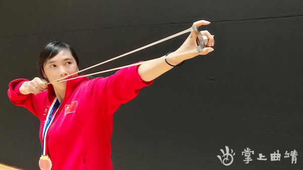 2020弹弓世界杯(曲靖女子迷恋弹弓,玩着玩着就成了世界冠军)