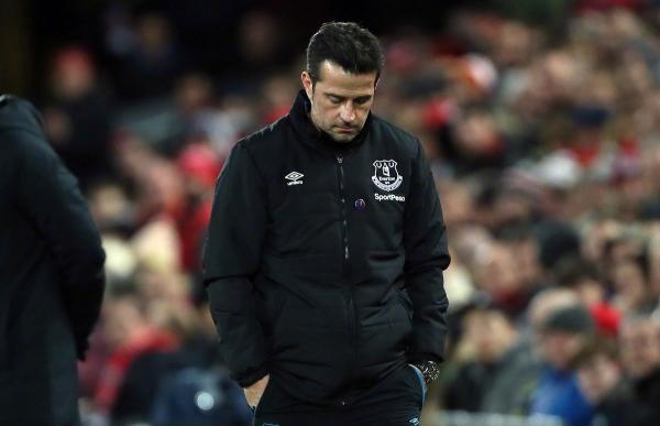 2017斯诺克世界杯决赛丁俊晖对决（体坛联播｜丁俊晖击败奥沙利文，深圳男篮0.1秒超远绝杀）