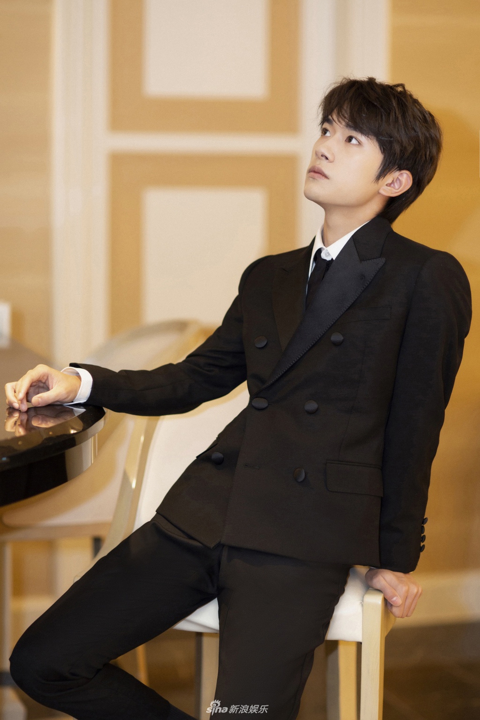 易烊千玺妻子(易烊千玺妻子生辰八字)-情感知识库-动动脑