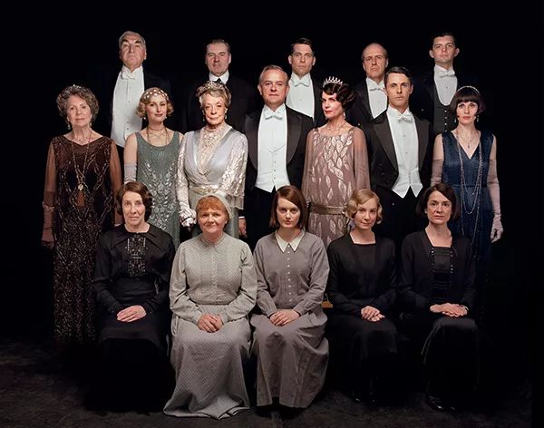 电影版“Downton Manor”：英国贵族每日混乱