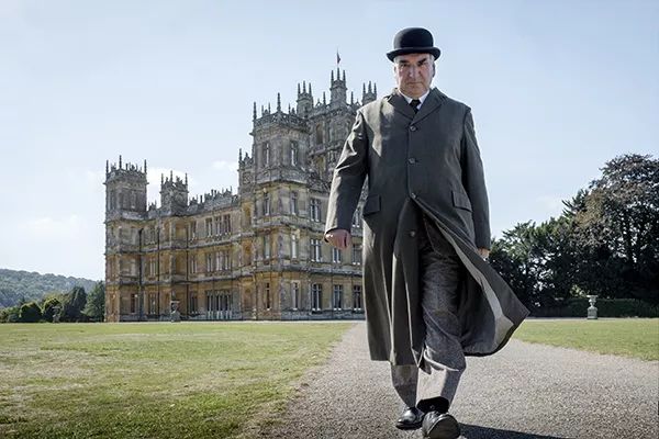 电影版“Downton Manor”：英国贵族每日混乱