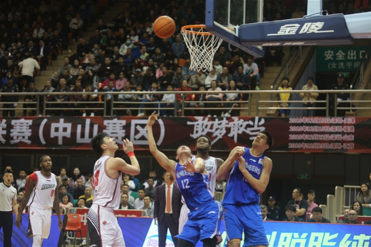 cba南方赛区在哪个地方打（CBA新赛季中山赛区开赛，深圳队取胜！还将迎来3场赛事）