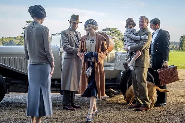 电影版“Downton Manor”：英国贵族每日混乱