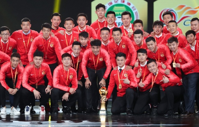 足球拒绝双标是什么意思（恒大为什么抗议处罚？记者：因为不满足协“双标”对待）-趣拿体育