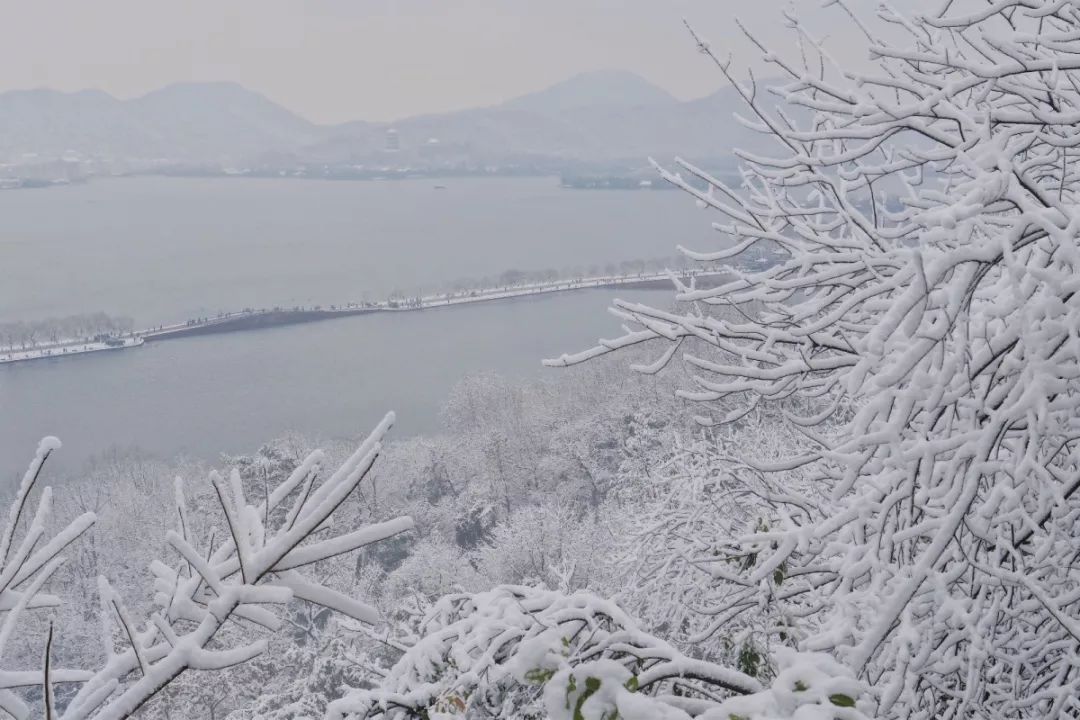 西湖雪景欣赏攻略——六个不容错过的赏雪宝地，多图！