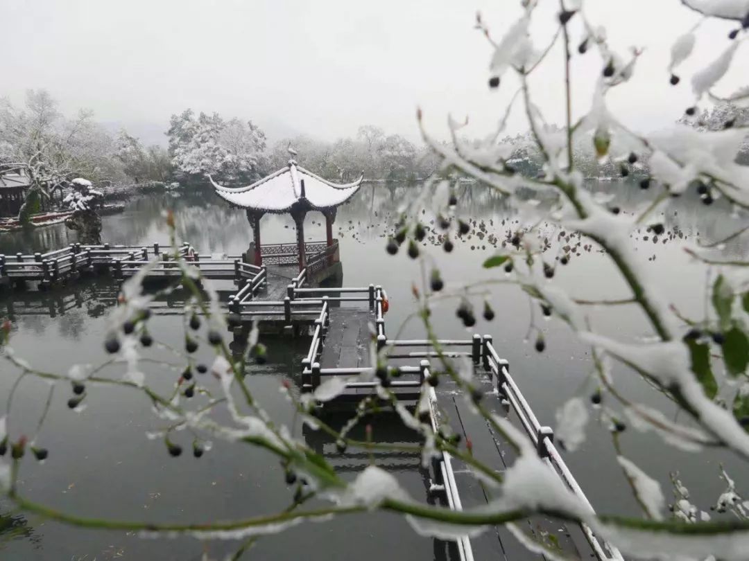 西湖雪景欣赏攻略——六个不容错过的赏雪宝地，多图！