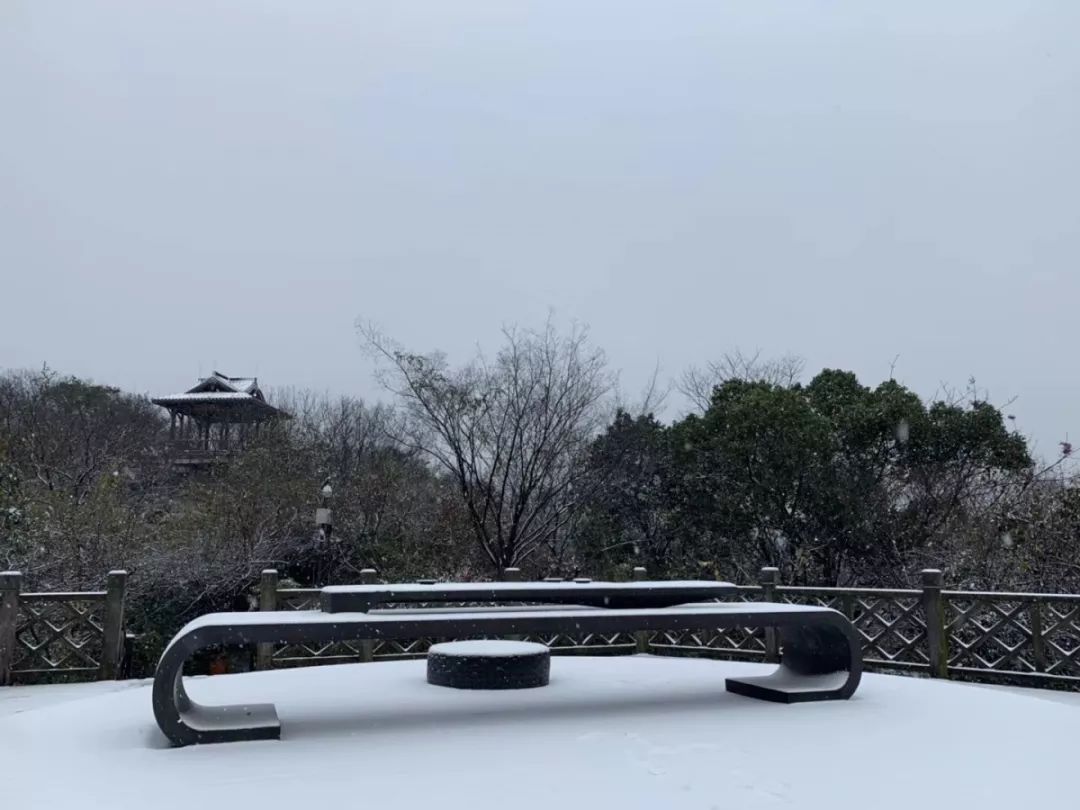 西湖雪景欣赏攻略——六个不容错过的赏雪宝地，多图！