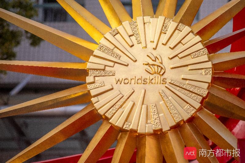 广东机械技师学院（上届冠军当教练）