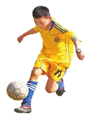 校园足球发展规划（郑州：校园足球五年投入1.8亿元规划百亩训练基地）