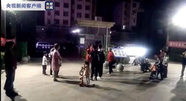 男子骑车与人相撞后遇阻发病身亡，路人被判无责