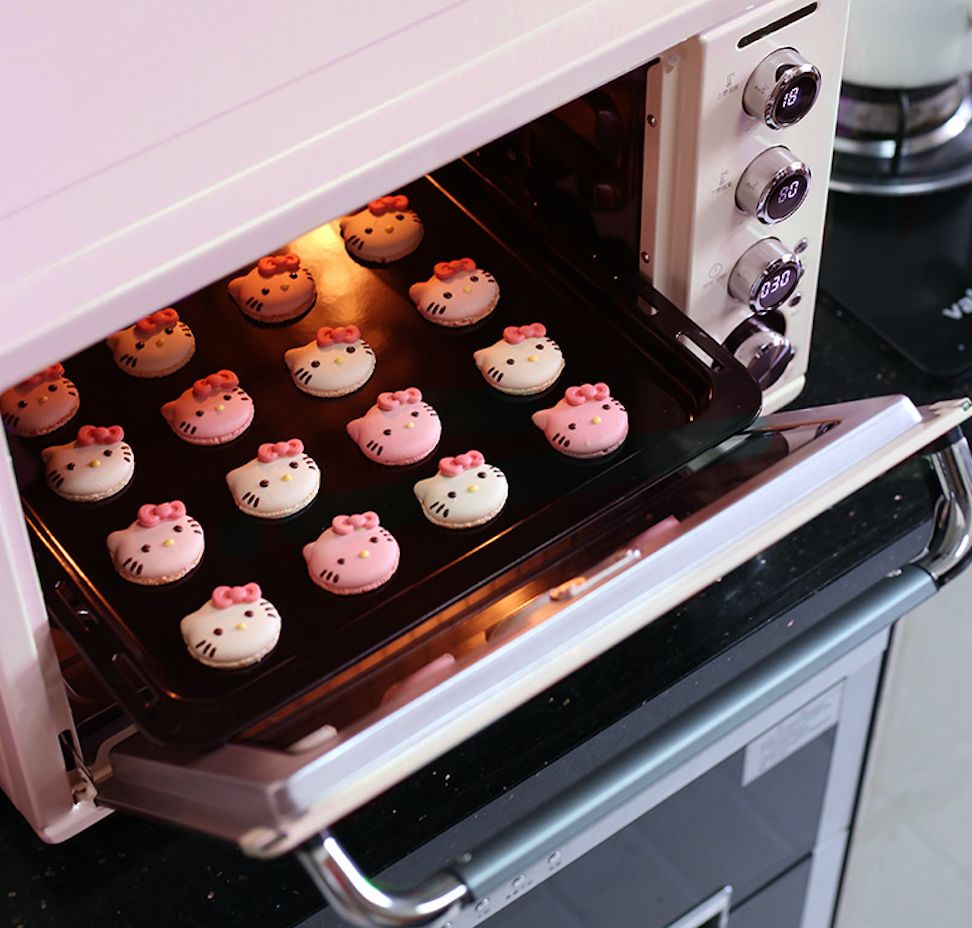 自从有了它，蛋糕、酸奶、烤鸡全都自己做，朋友自带碗筷来