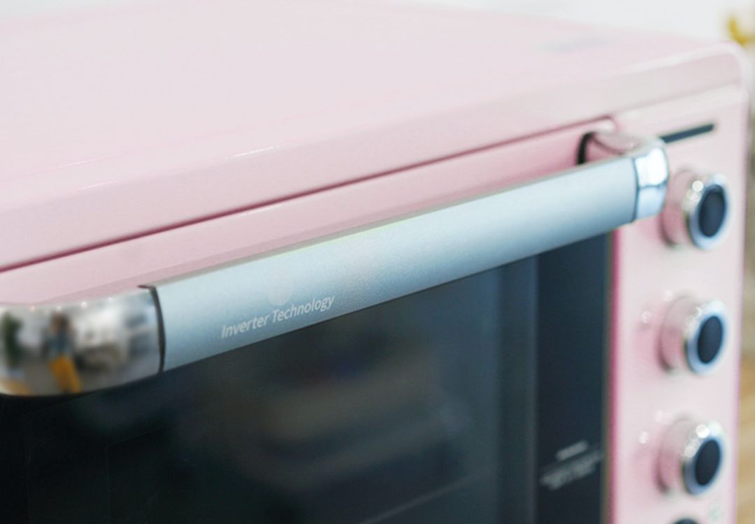 自从有了它，蛋糕、酸奶、烤鸡全都自己做，朋友自带碗筷来