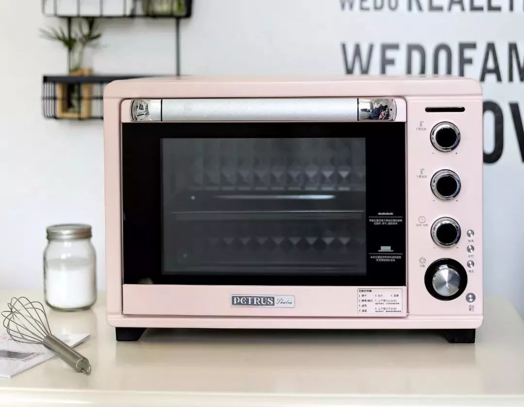 自从有了它，蛋糕、酸奶、烤鸡全都自己做，朋友自带碗筷来