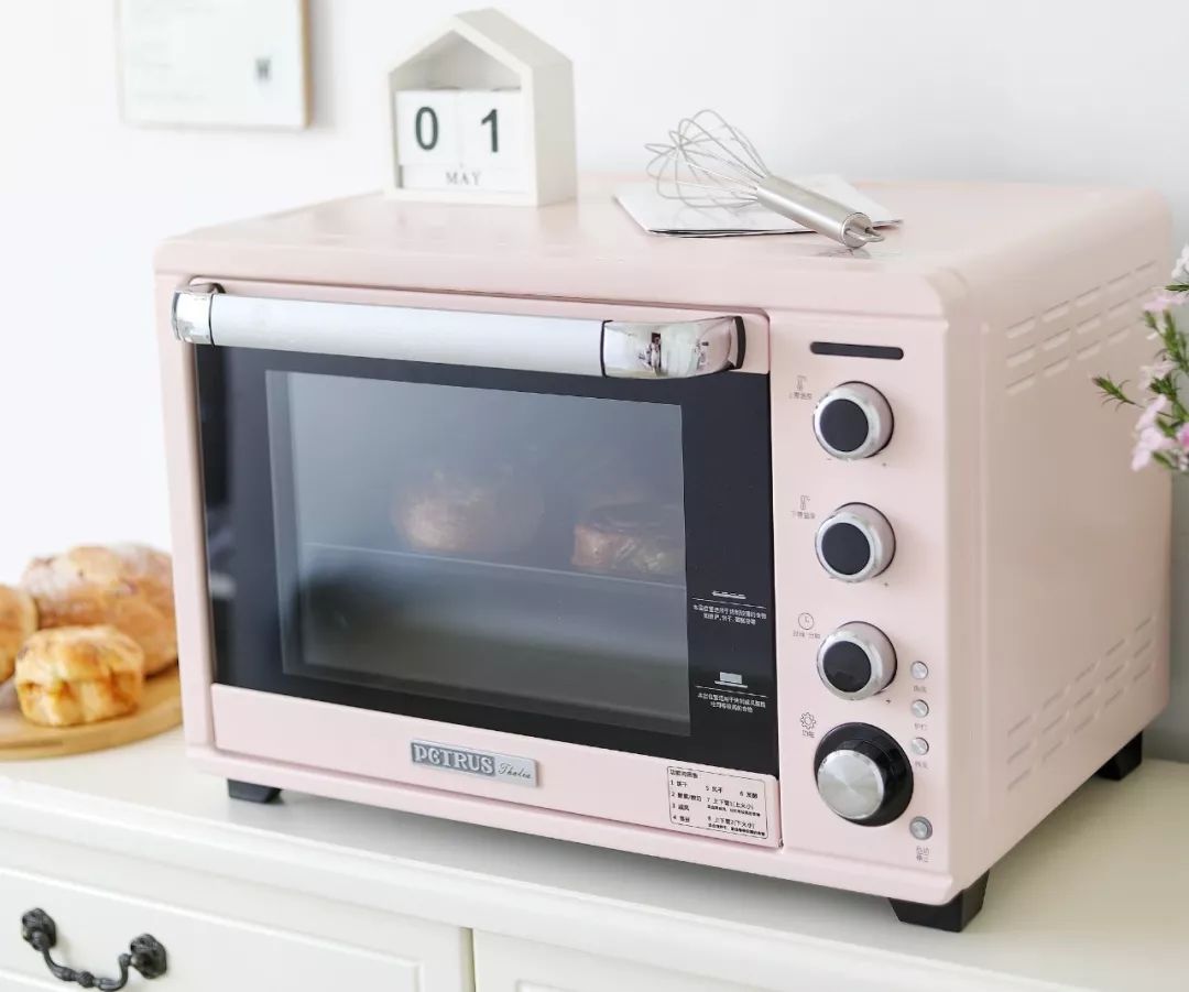 自从有了它，蛋糕、酸奶、烤鸡全都自己做，朋友自带碗筷来