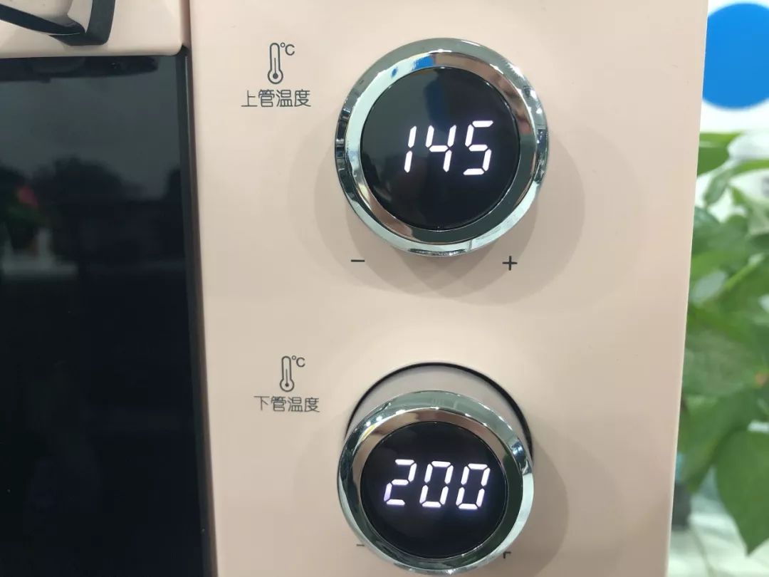 自从有了它，蛋糕、酸奶、烤鸡全都自己做，朋友自带碗筷来