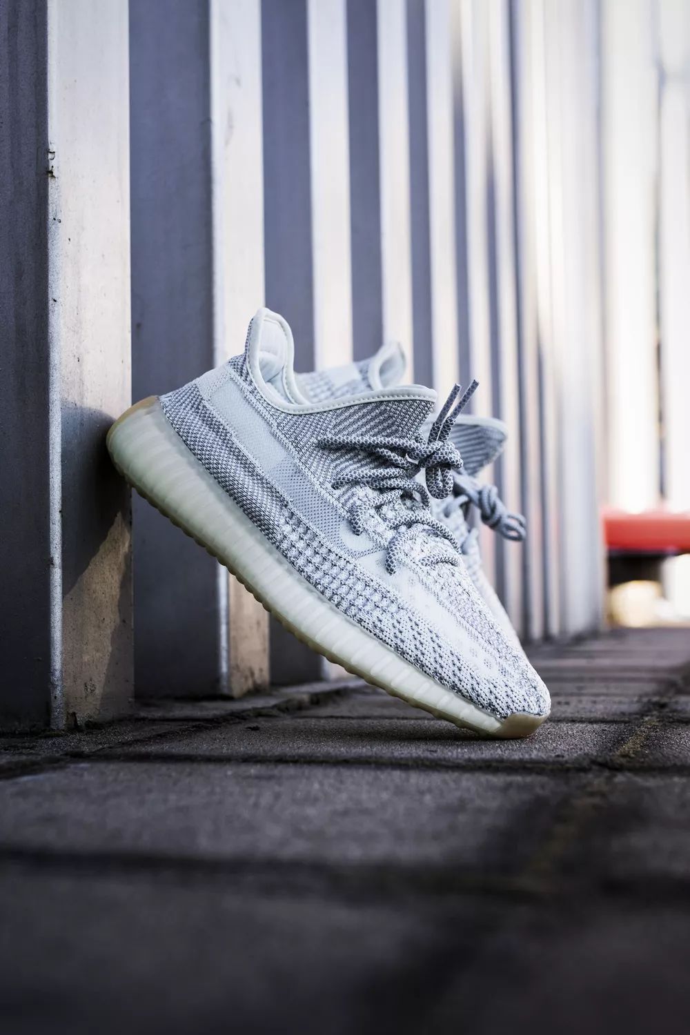 椰子尺码对照表(氧化天使 yeezy 350 v2 抢先开箱!尺码选择要注意)