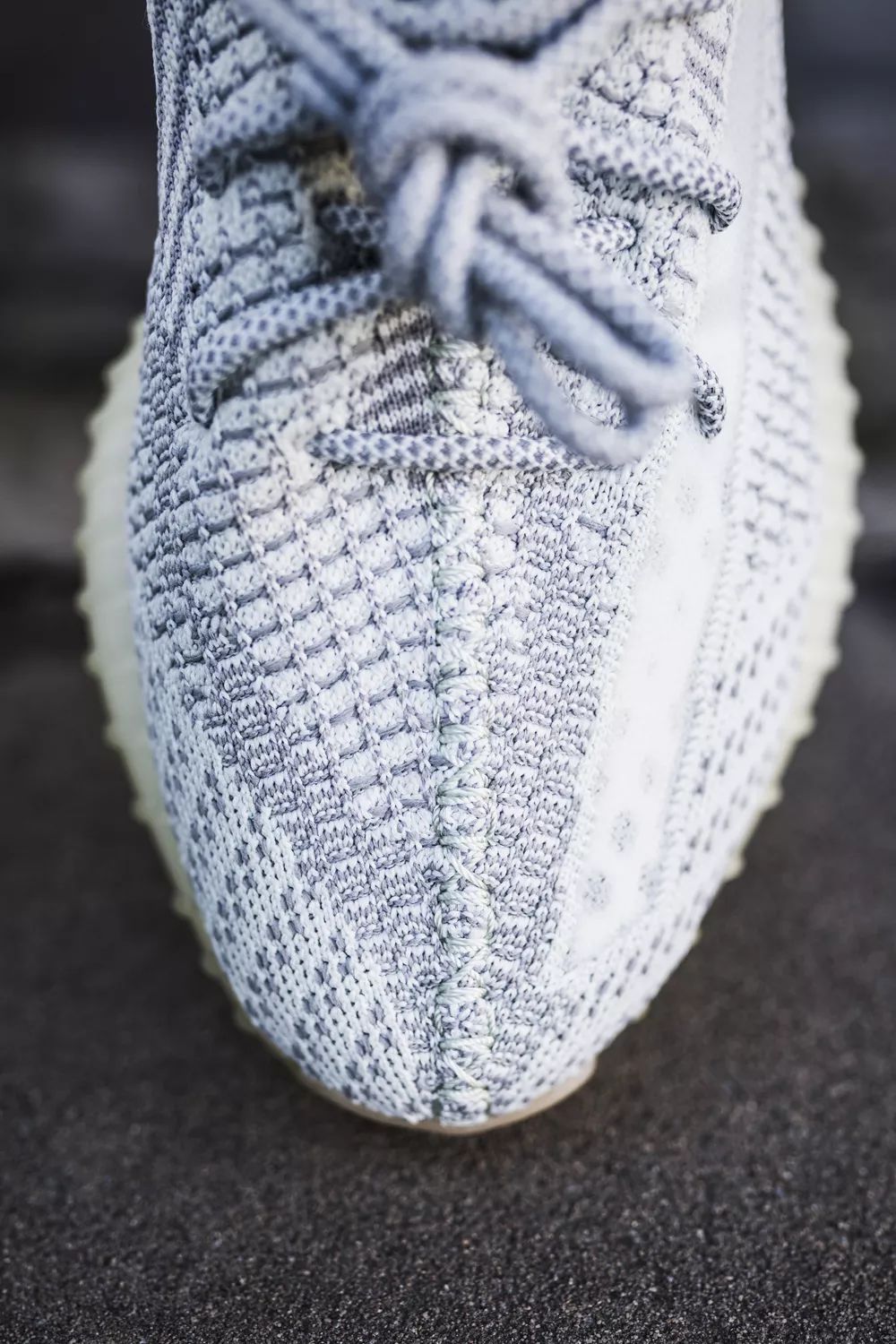 椰子尺碼對照表(氧化天使 yeezy 350 v2 搶先開箱!尺碼選擇要注意)