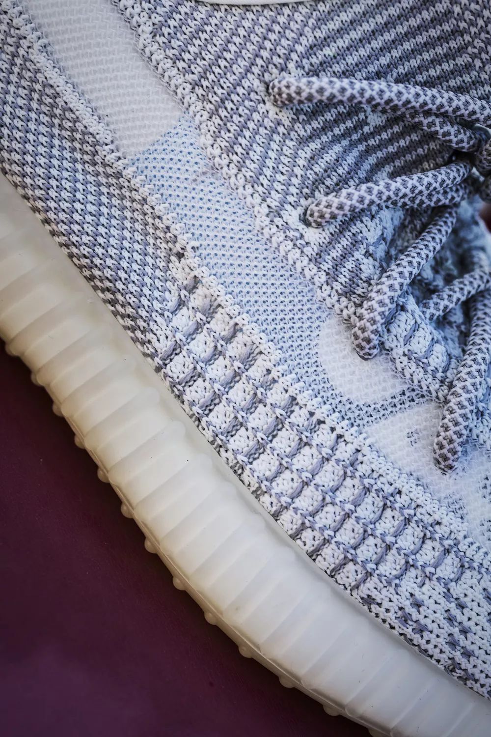 椰子尺碼對照表(氧化天使 yeezy 350 v2 搶先開箱!尺碼選擇要注意)