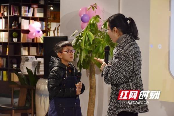 定格精彩瞬间！看邵阳新华书店寒假兼职小书童如何见招拆招