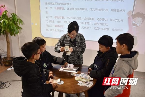 定格精彩瞬间！看邵阳新华书店寒假兼职小书童如何见招拆招