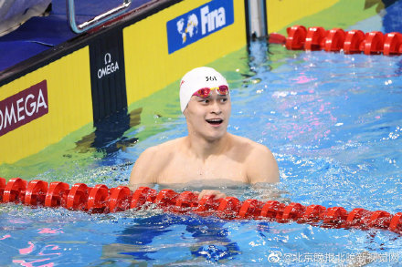 孙杨200米自由泳夺金，击败曾战胜过他的拉普西斯