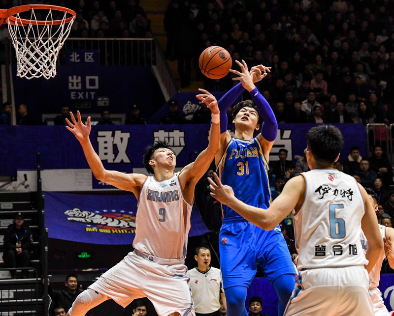 孙铭徽为什么是cba罗斯(CBA|迎来送往中，本土球员迎井喷——CBA一周综述)