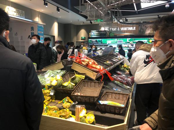 为什么你买不到蔬菜？电商来不及配送，菜场货源充足品类齐全