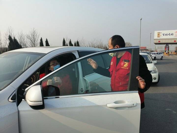 并肩战“疫”，他们志愿冲上了一线