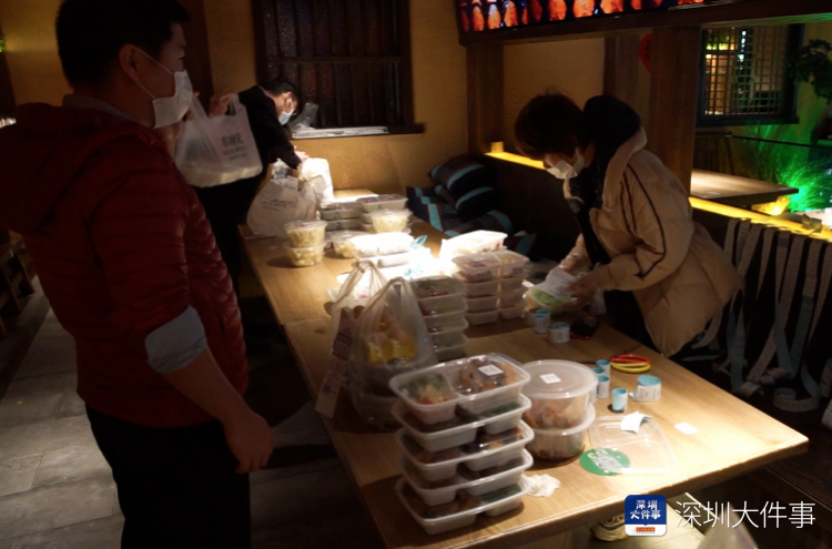 直击深圳复工：一餐馆亏损近千万自救，厨师变主播日订单迅速倍增