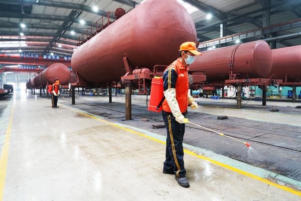 防控生产两手抓 铁路“货车4S店”复产