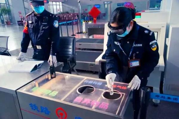 小瓶酒精可以过安检吗（酒精可以带上火车吗）
