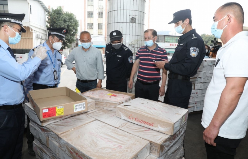 广州番禺查获57吨涉嫌走私的鸡翅、猪排、猪脚