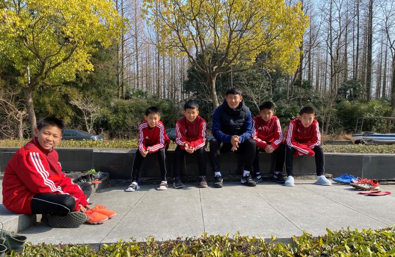 徐根寶獲特別獎（徐根寶獲全國體育事業突出貢獻獎，年維泗點贊體育朗讀者重溫“十年磨一劍”）