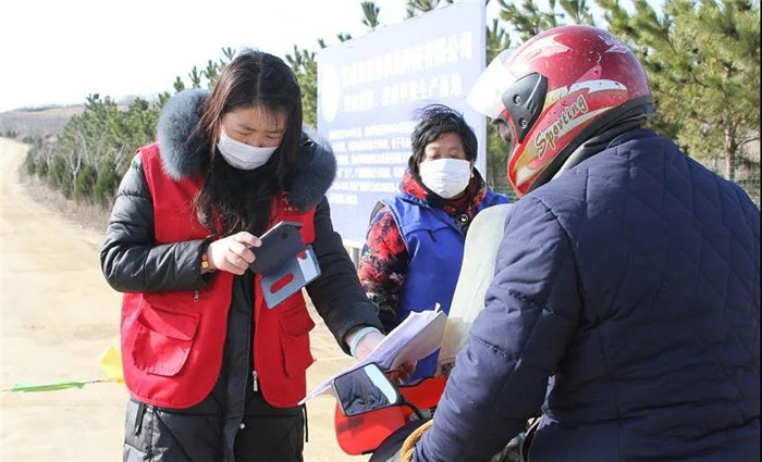 威海荣成：雷锋精神鼓干劲 防疫保障守一线