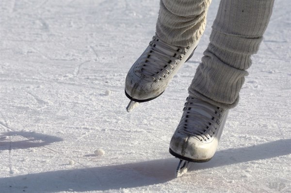 滑冰的技巧，学滑冰的基本动作