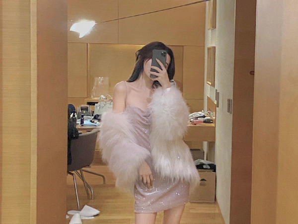 千万粉丝网红自创诺贝尔化妆学奖，曾四次抄袭，这还法学本科生？