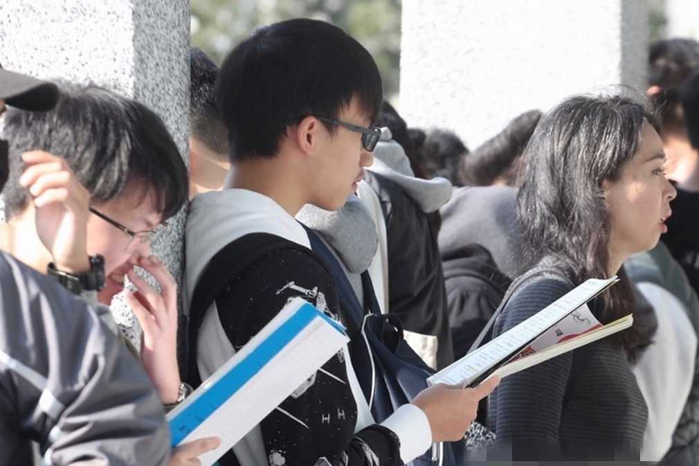 复课后发生群聚性感染事件 台湾一高中全部停课