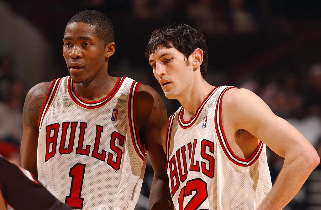 凯尔特人vs公牛7加时（16年前的今天：克劳福德轰下50分7板 率领公牛加时击败猛龙）