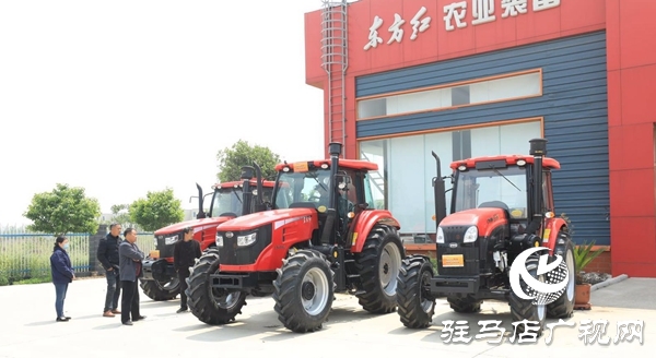 駐馬店市農(nóng)機(jī)市場(chǎng)迎來(lái)銷售旺季