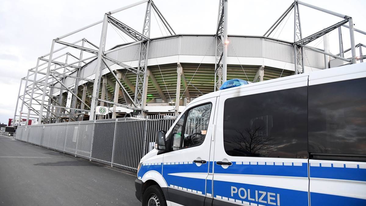 德国警方：即使是空场比赛也很危险，球迷会在球场外聚集