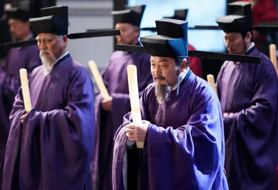 汉服的复兴与尴尬：你穿的是古装还是和服？