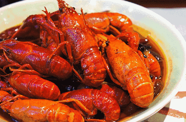 长沙小龙虾卖出7元/斤“跳水”价！虾头虾黄能吃吗？