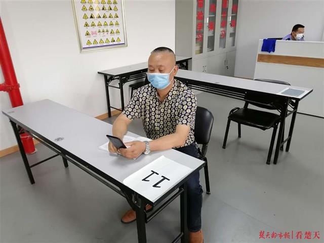 “沉睡”八年的驾驶证被交警“唤醒”，再过三月就作废了
